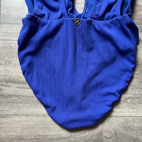 Vix swimwear Milano luana plunge neck one piece in Klein blue - Picture 8 of 11
